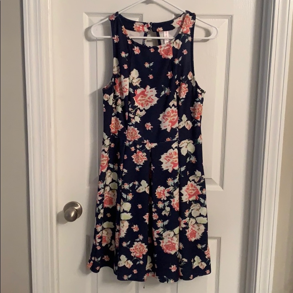 EUC Xhilaration sz L
